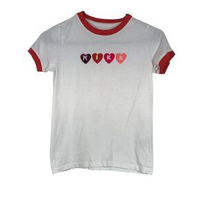 NIKE- GIRLS SMALL -WHITE SHORT SLEEVE HEARTS SHIRT - DC7724-100 90'S Y2K